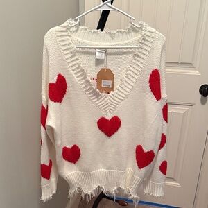 Main Strip Red Heart V-Neck Sweater - White